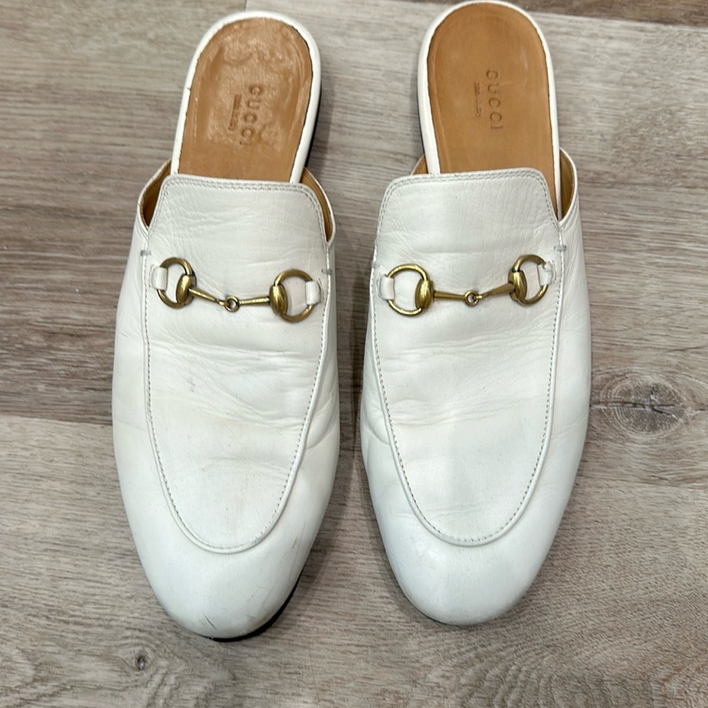 Gucci white Princeton slide. 40.5